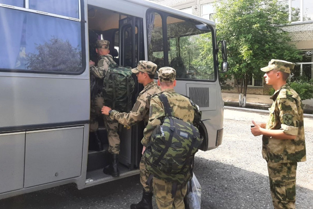 Более 40 призывников Курганской области отправились на службу
