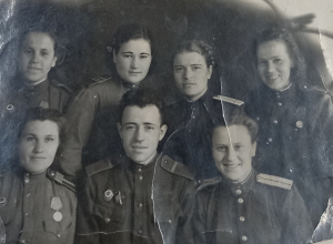 Женщины и война.