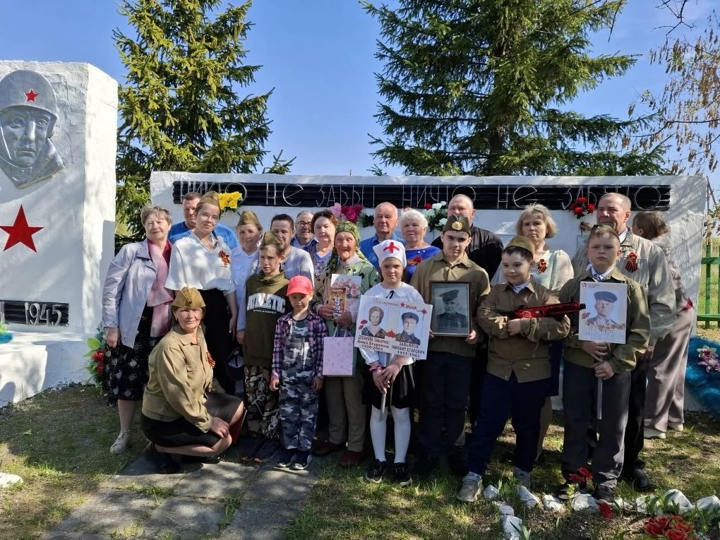 Митинг в деревне Максимово Далматовского округа