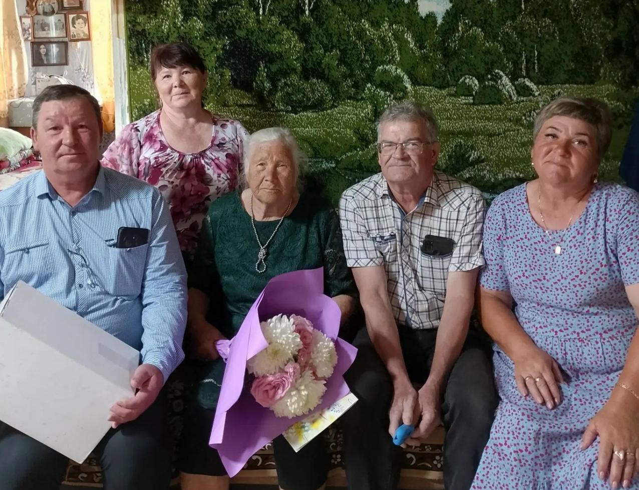 Поздравляем с 90-летием Кривощекову Н.Ф.!