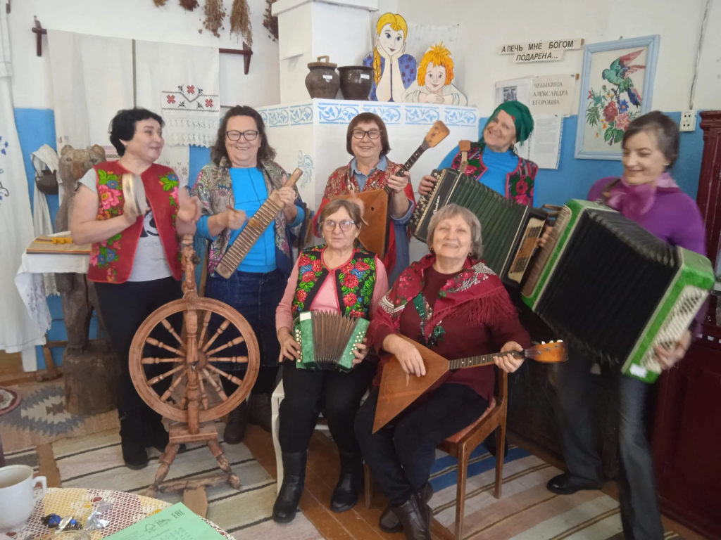 Посиделки с чаепитием и задорными частушками