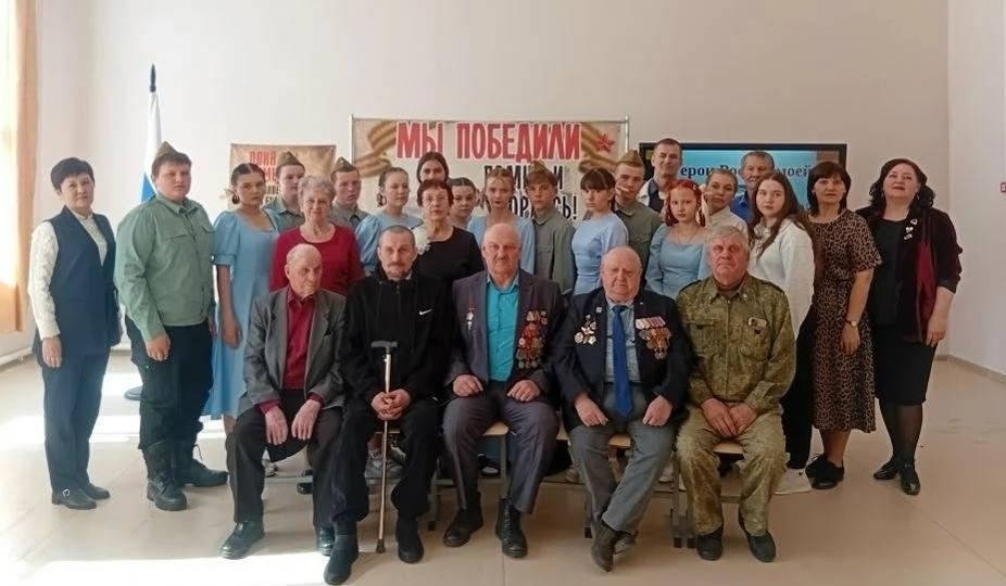 В Березовской школе встретились поколения защитников Отечества   