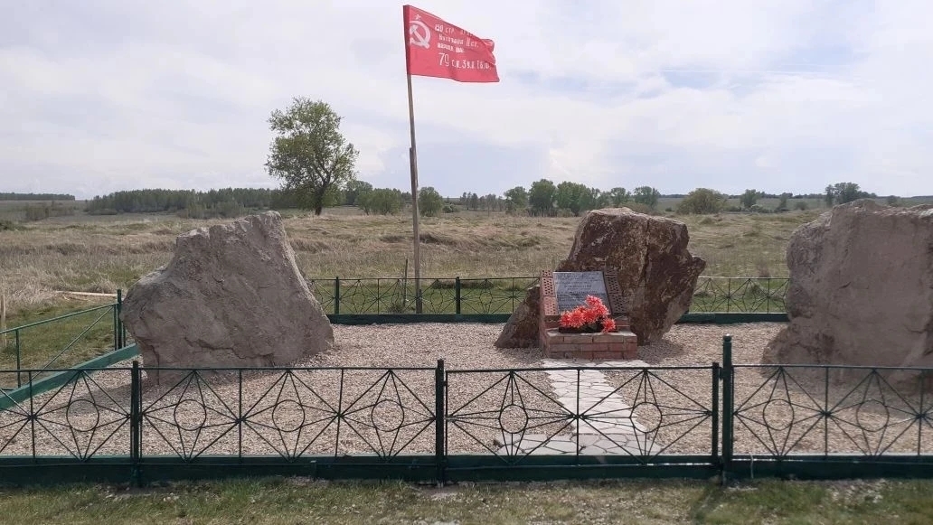 Отреставрирован памятник исчезнувшей деревне Озерки