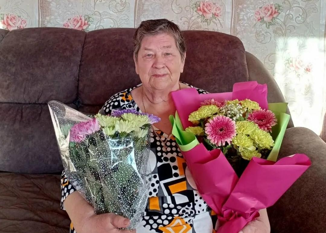 Славный юбилей труженицы и хранительницы семейного очага!