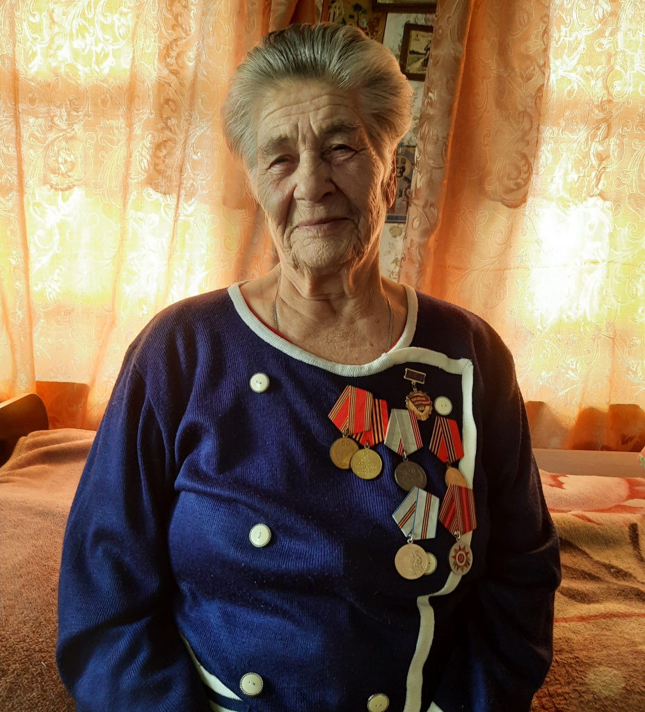 Трудилась ради нас
