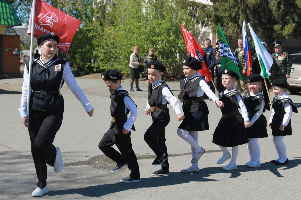 Парад дошколят в Катайске