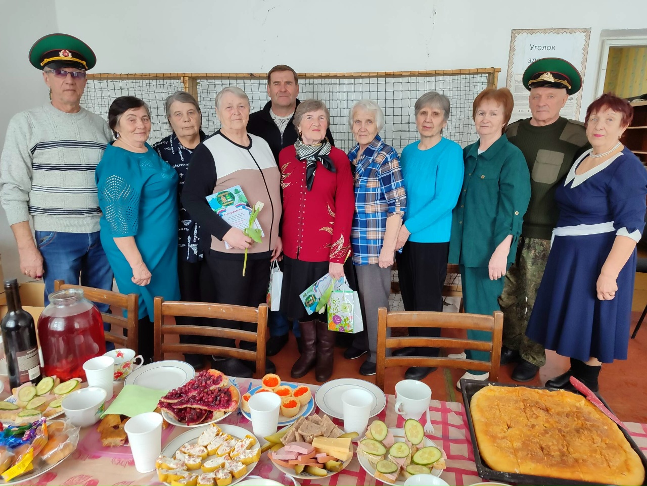 "Пчелки-паучки" принимали гостей