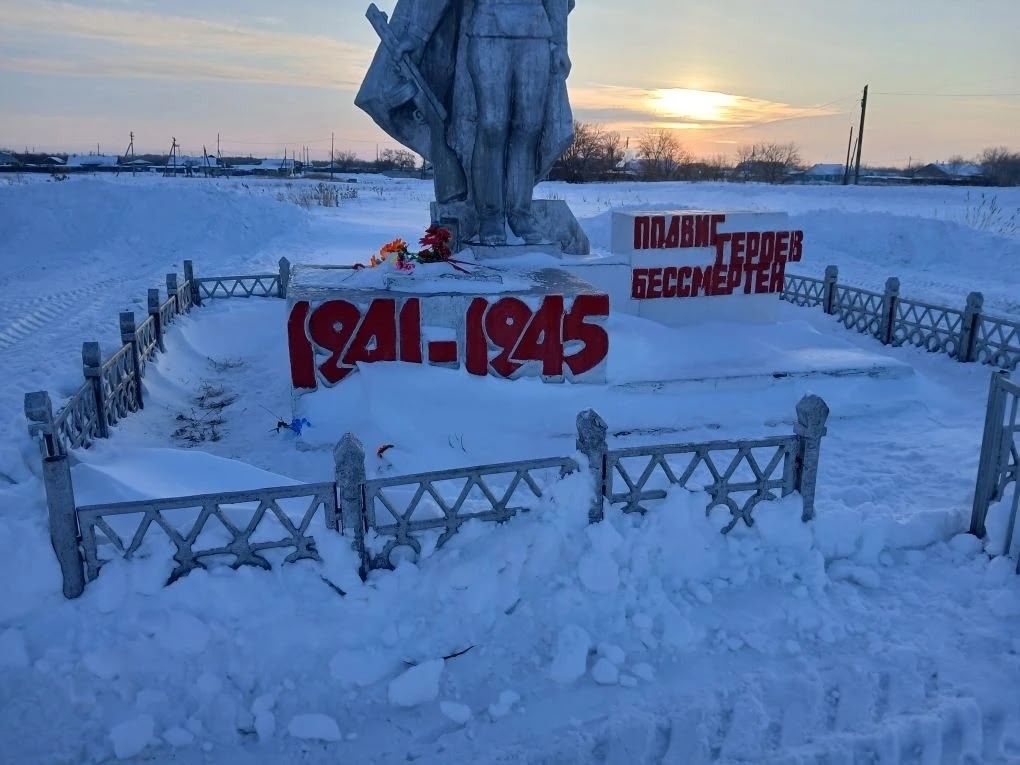 Сохраняя память в камне и сердцах