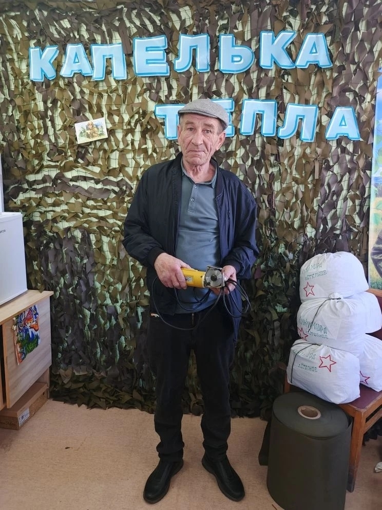 Владимир Александрович помог «серебряным» волонтерам, приобретя раскройный нож