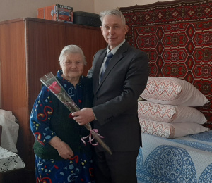 Здоровья и семейного тепла вам, наши уважаемые ветераны!