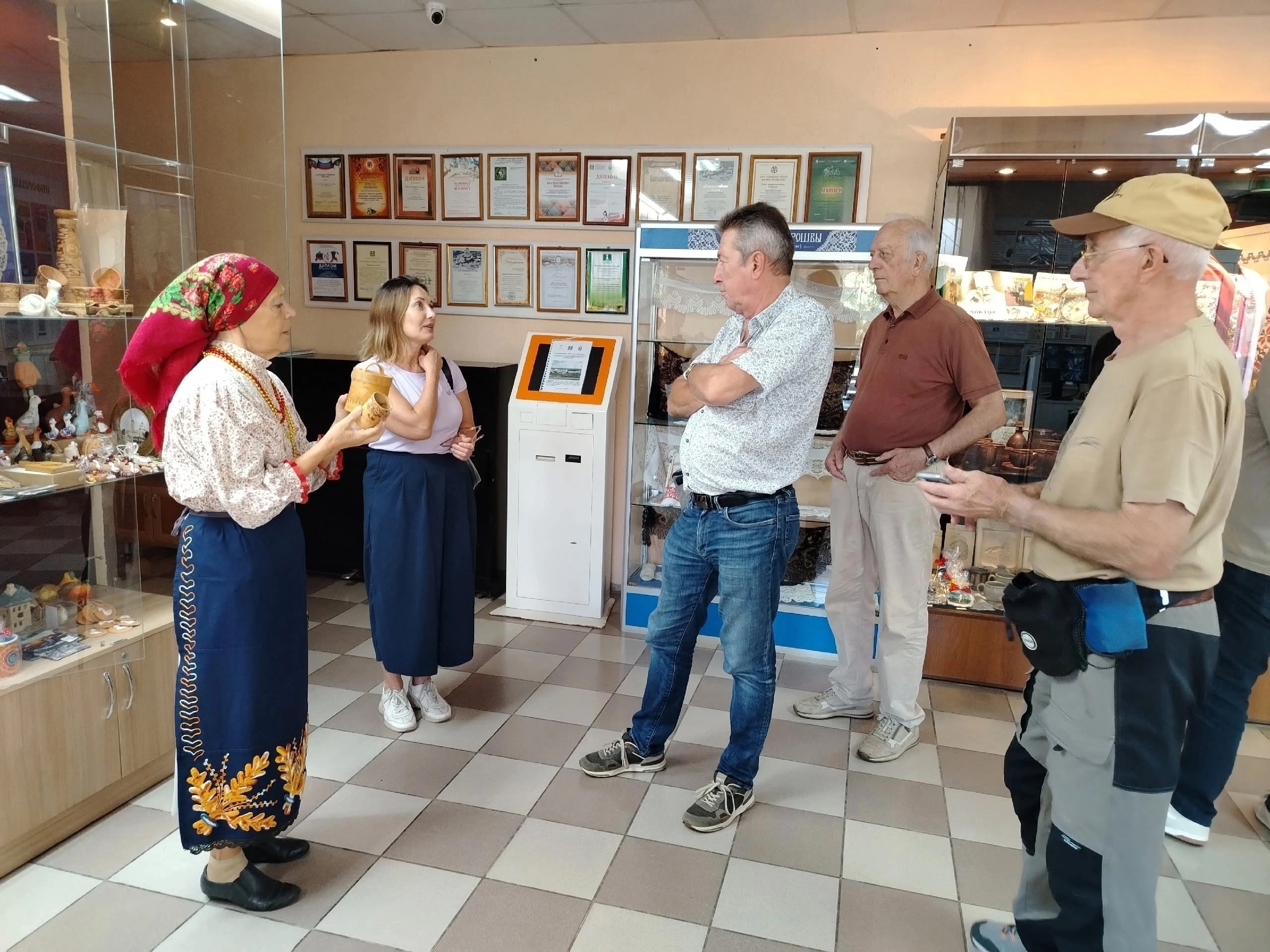 В Центре русской народной культуры «Лад» побывали гости из Бельгии