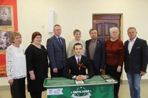 В Каргапольской СОШ состоялось открытие «Парты Героя»