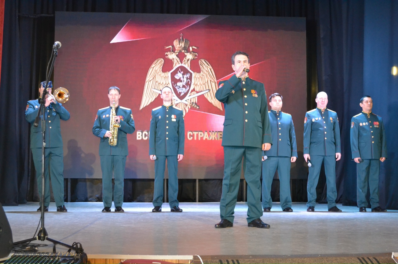 Благотворительный концерт Ансамбля песни и пляски Уральского ордена Дружбы округа войск национальной гвардии Российской Федерации