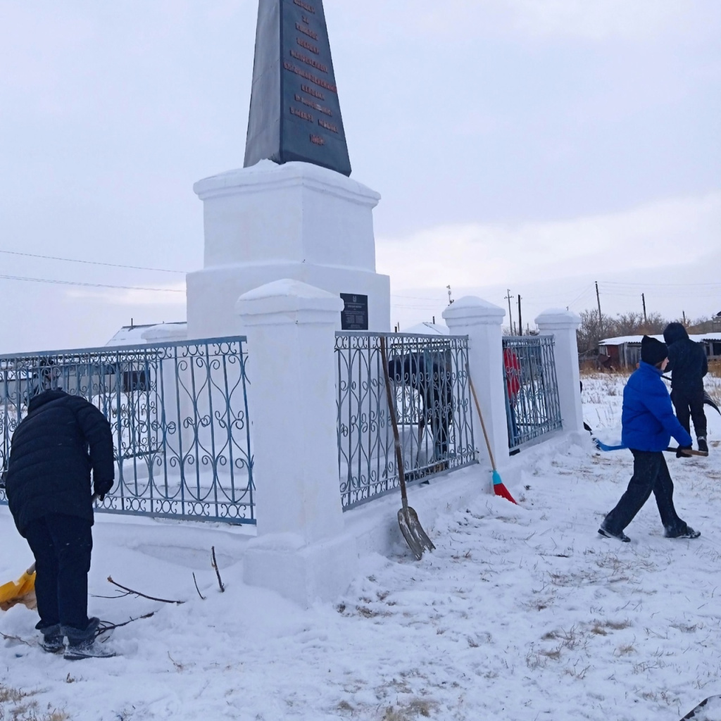 Акция «Снежный десант» ребят Усть- Уйской школы