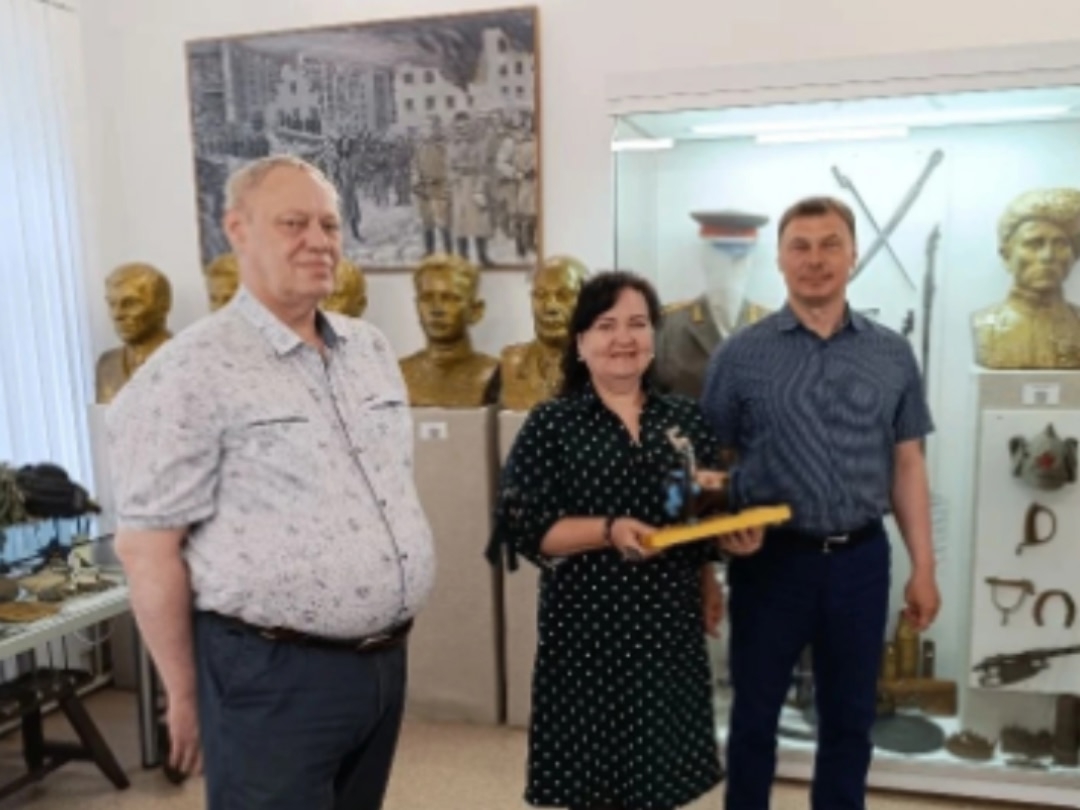 Подарок музею от завода