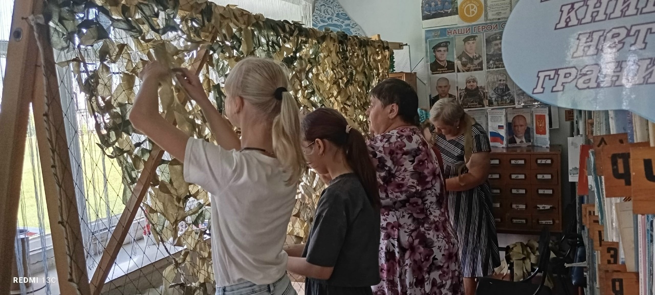 Ветераны с. Верхнесуерское "Серебряночка" снова в деле: помощь, дружба и уют в библиотеке