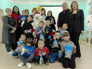 Дед Мороз специального назначения поздравил воспитанников с Новым годом