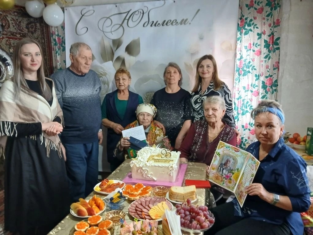 КАК НА МАРИИ ПРОХОРОВНЫ ИМЕНИНЫ испекли большущий торт