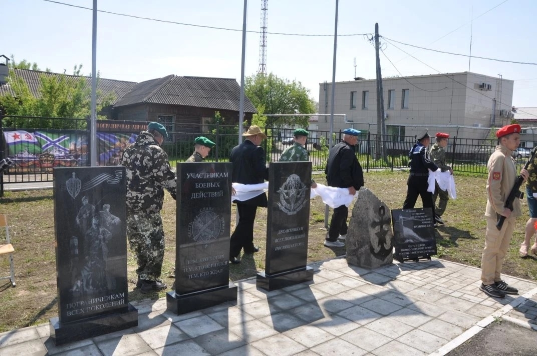 В Притобольном округе торжественно открыли мемориальный комплекс «Защитники Отечества»