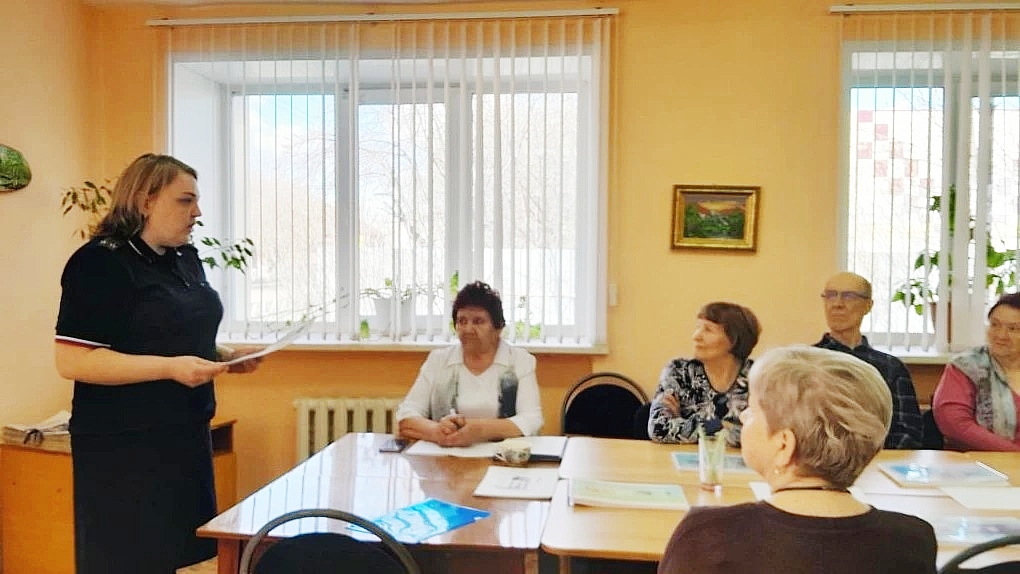 Далматовским ветеранам рассказали, как защититься от телефонных мошенников