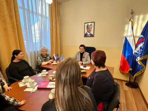 Сенатор Елена Перминова встретилась с семьями участников СВО.