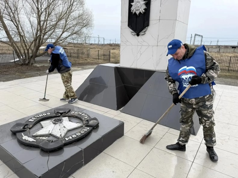 Субботник в парке Победы п. Лебяжье 