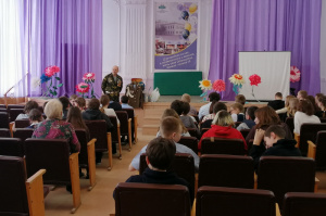 Шадринские полицейские организовали для школьников встречу с ветераном боевых действий