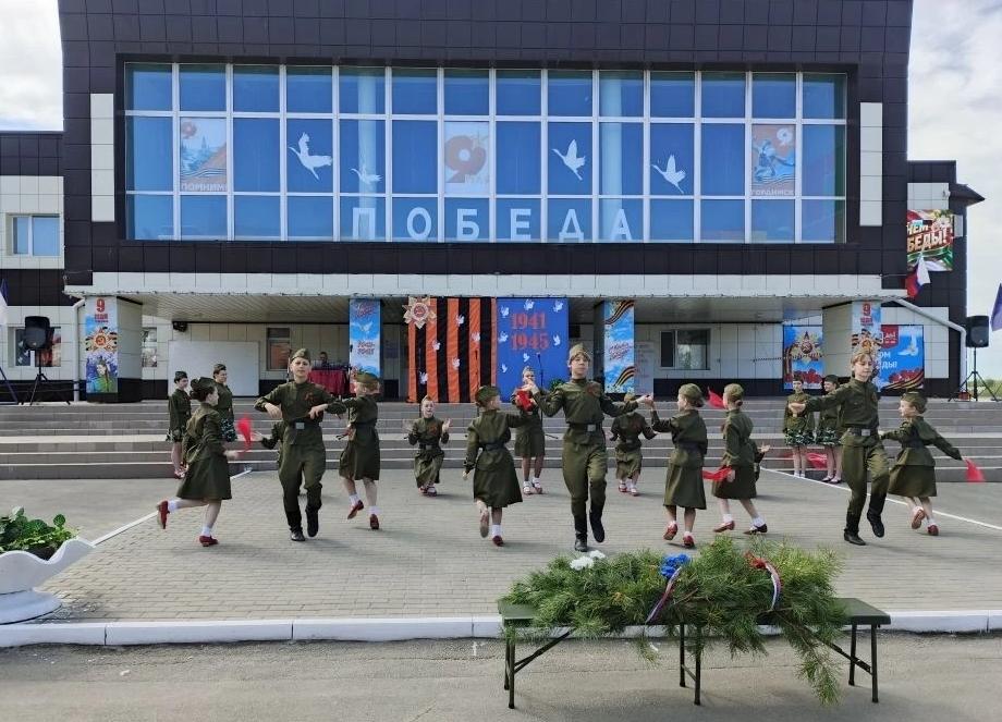 Торжественный митинг "Памяти павших будьте достойны" в Мишкино