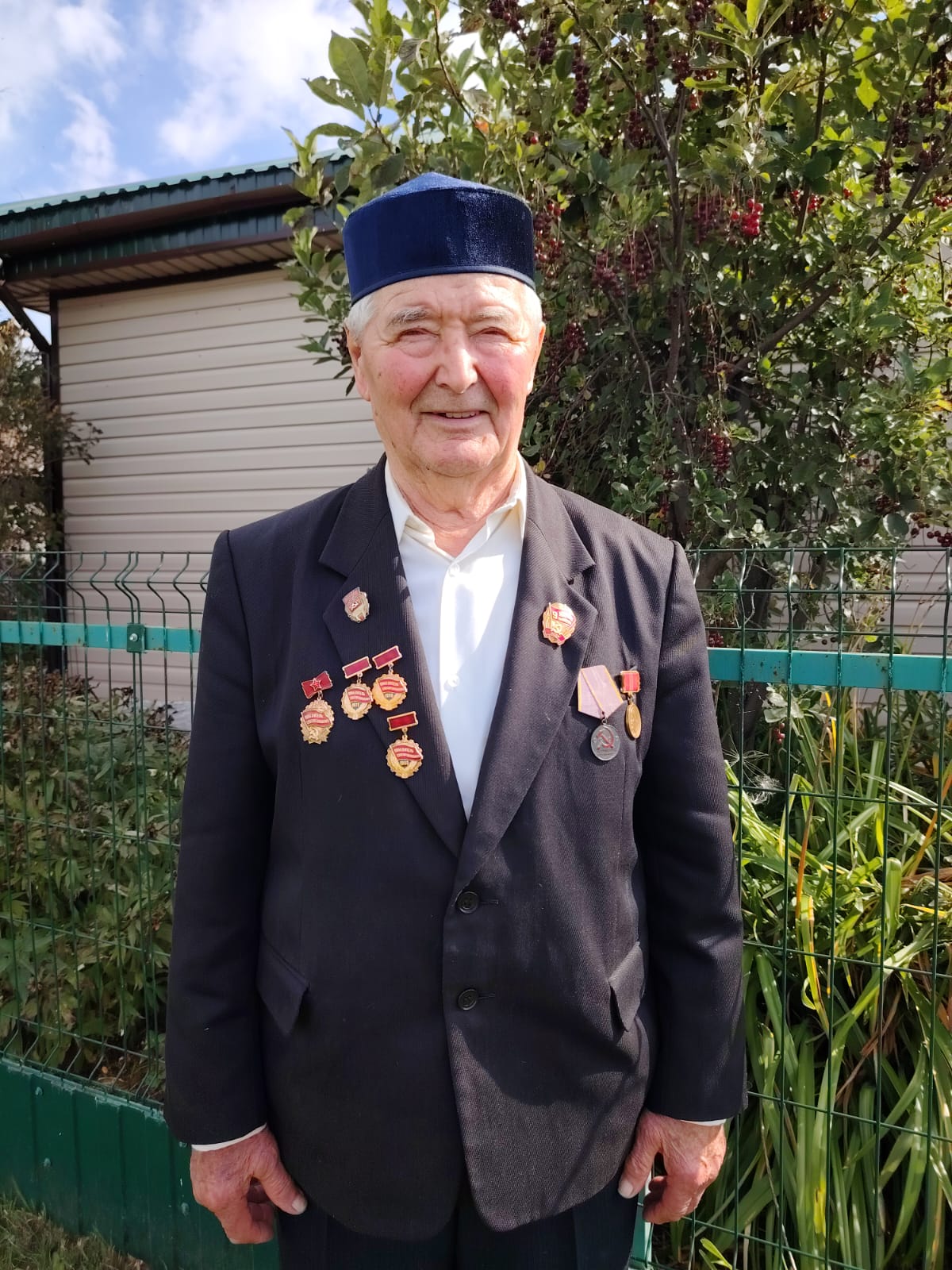 30 августа отметит свое 90-летие житель села Карасево Салахов Фахретдин Нурутдинович